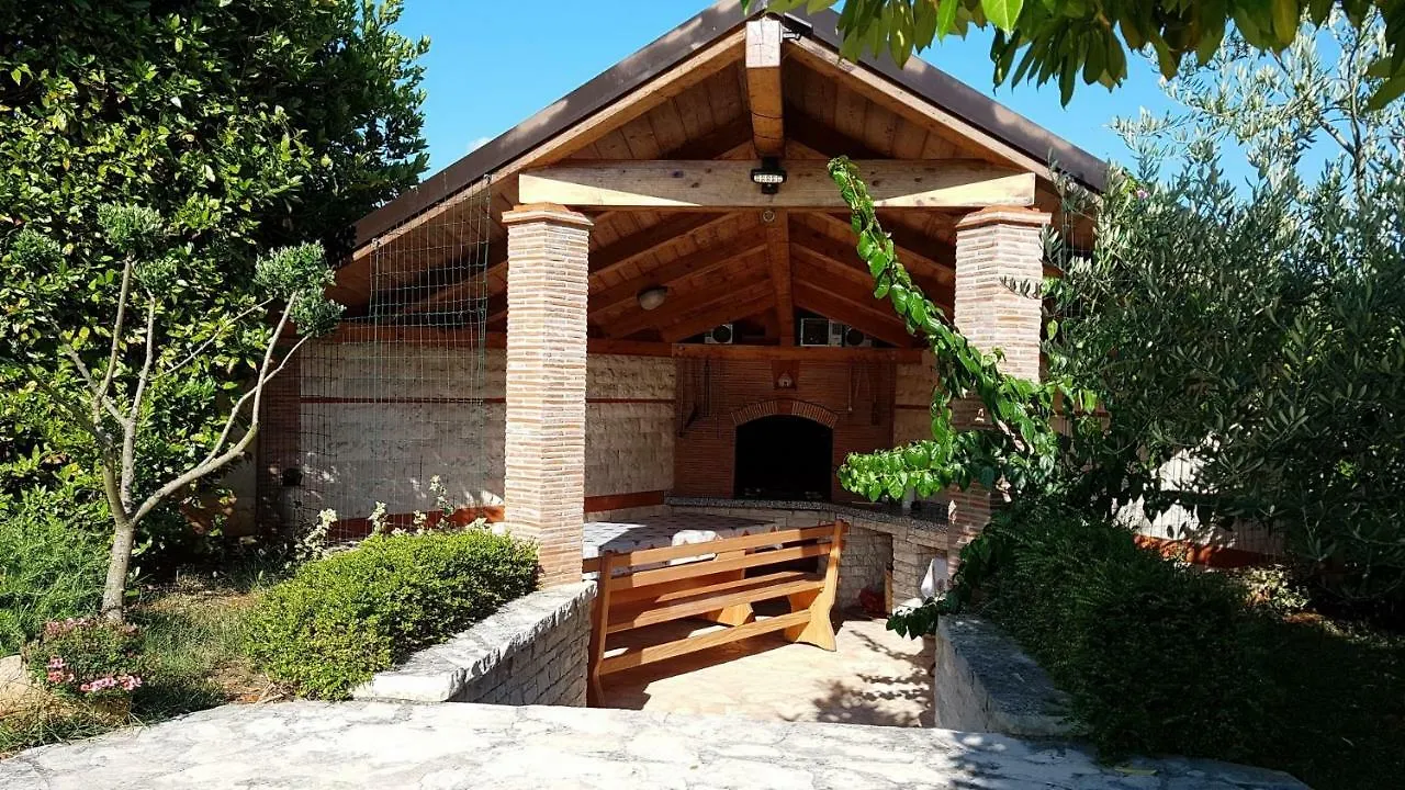 Villa Noela Pula 0*,  Croatia